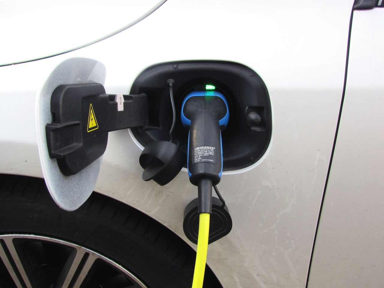Elektro-Auto E-Auto Verbrenner Vergleich
