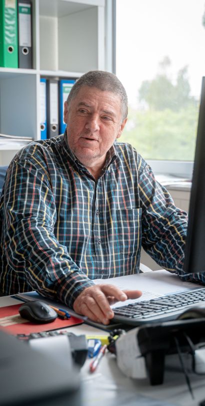 Waldemar Schwien senden, zuständig für Finanzbuchhaltung, Jahresabschlüsse und Steuererklärungen